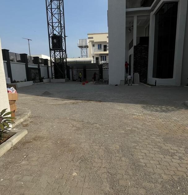 Elnas construction